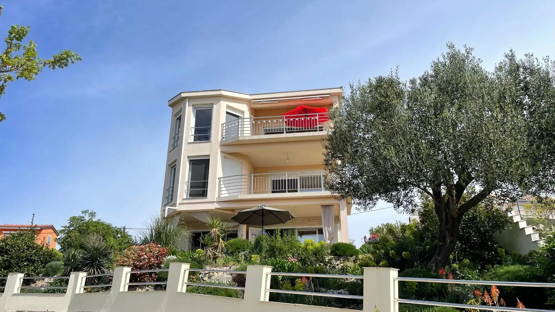 Apartment Villa Mebelle Mit Meerblick Jasenice  Croatia